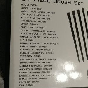 24 pc make up brush set with protective bag